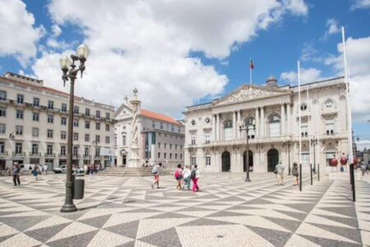 דירות ליסבון Downtown - Chiado & Me 2 מראה חיצוני תמונה